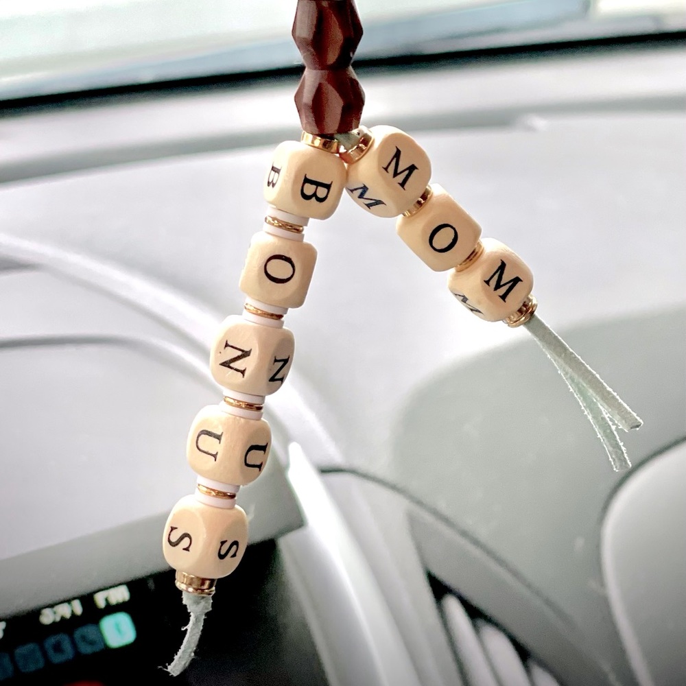 Car Charm/Keychain - Picture 2 of 4